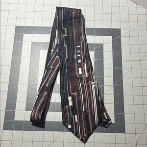 Black and Red Silk Tie for Formal Occasions